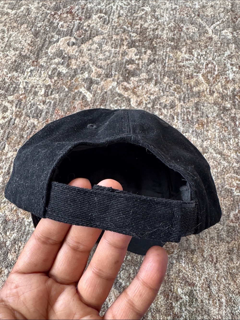 Versace hat - Picture 4 of 7